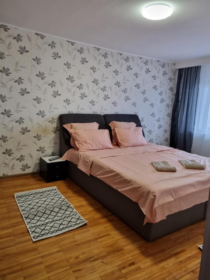 Marya'S Appartement Râmnicu Vâlcea Buitenkant foto